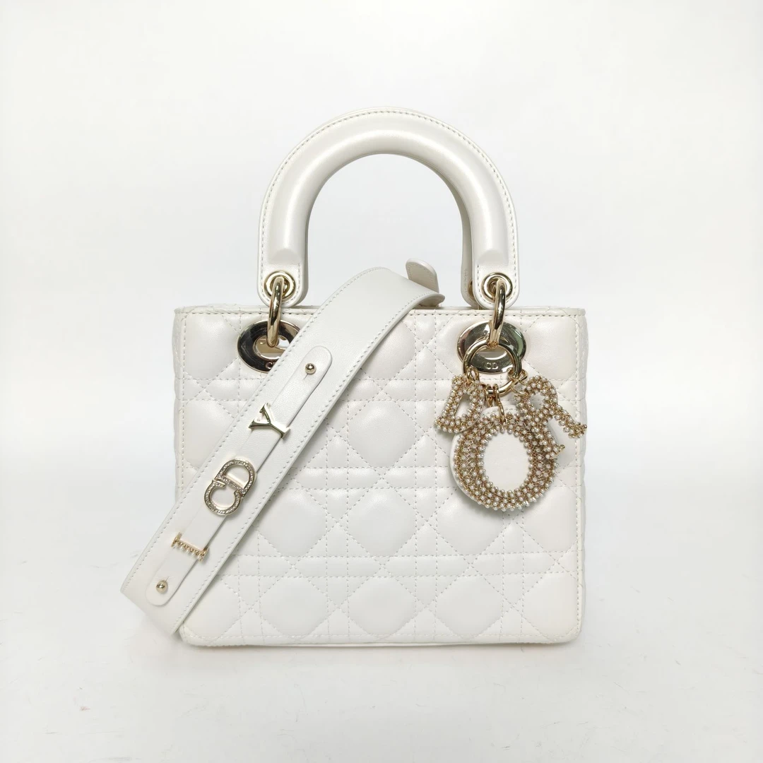 95新 DIOR/迪奥 【黑黑】Lady Dior 戴妃包 四格 徽章肩带 白色