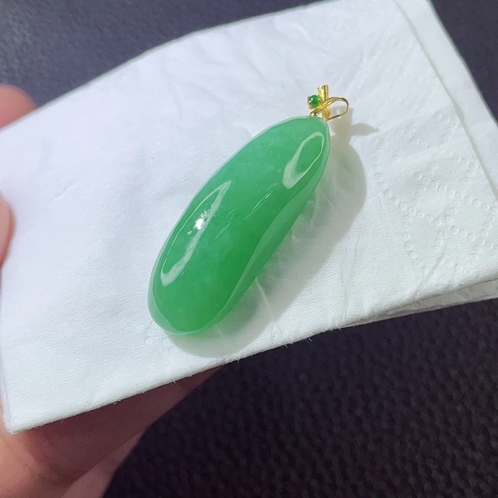 翡翠颈饰18K金镶嵌翡翠