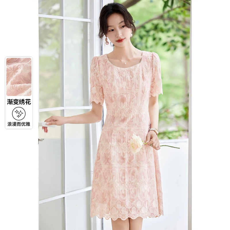 尚都比拉【渐变绣花】通勤珍珠方领泡泡袖收腰显瘦连衣裙N1802