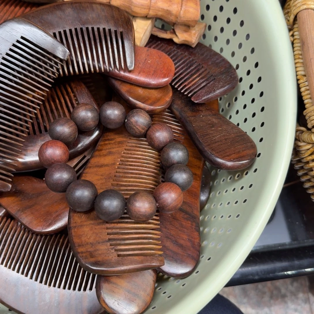 王***子交趾黄檀（大红酸枝）手串