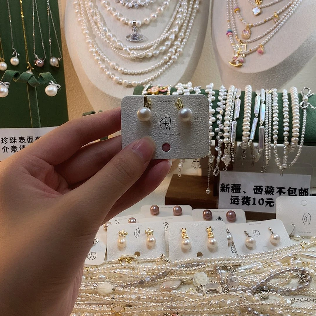 银S925镶嵌淡水珍珠耳朵