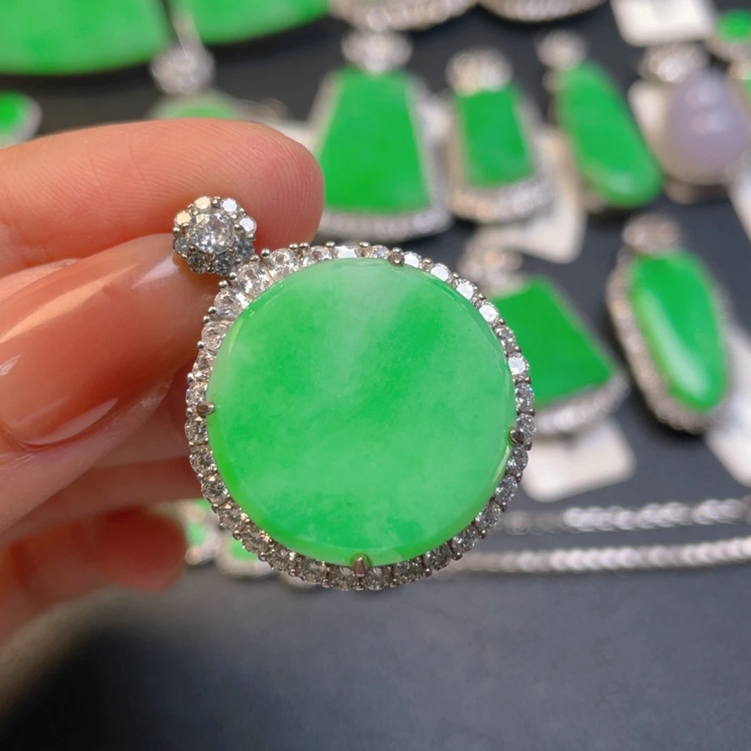 颈饰银S925镶嵌翡翠