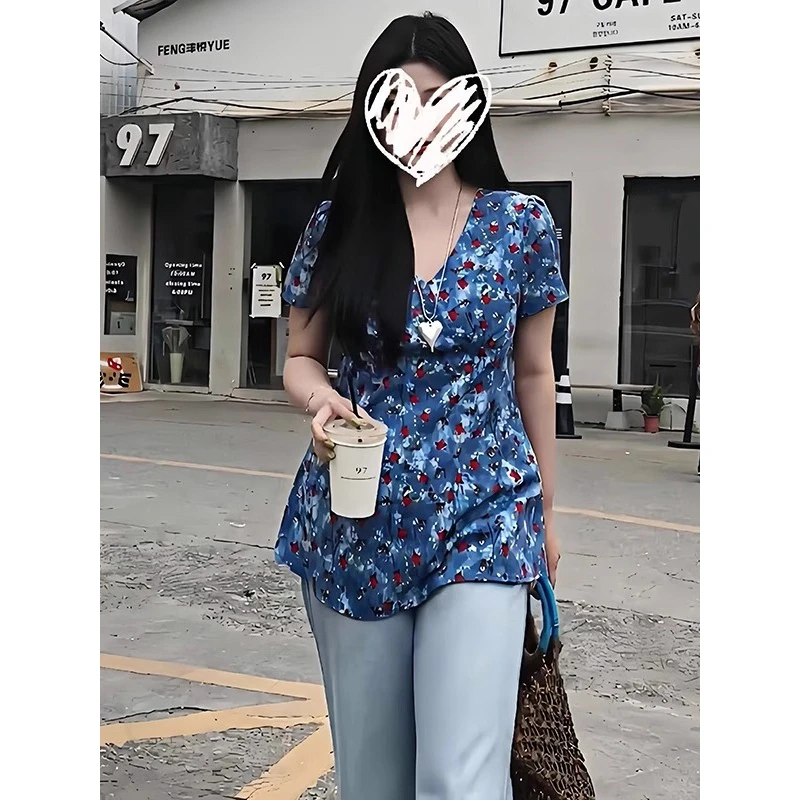 韩版浪漫小碎花V领百搭衬衫女夏季方领娃娃衫甜美氛围感遮肉T恤