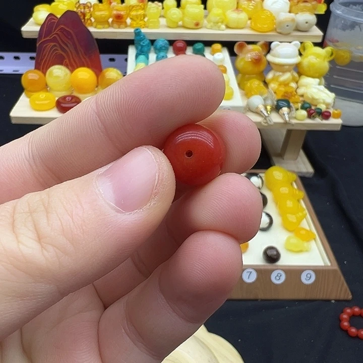 琥珀未镶嵌裸石配饰