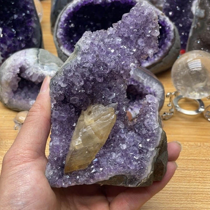 紫晶水晶摆件未镶嵌+****e