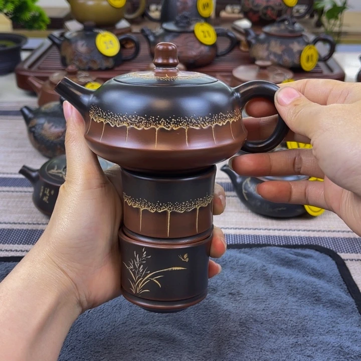 壶用****9坭兴陶原矿坭料制作