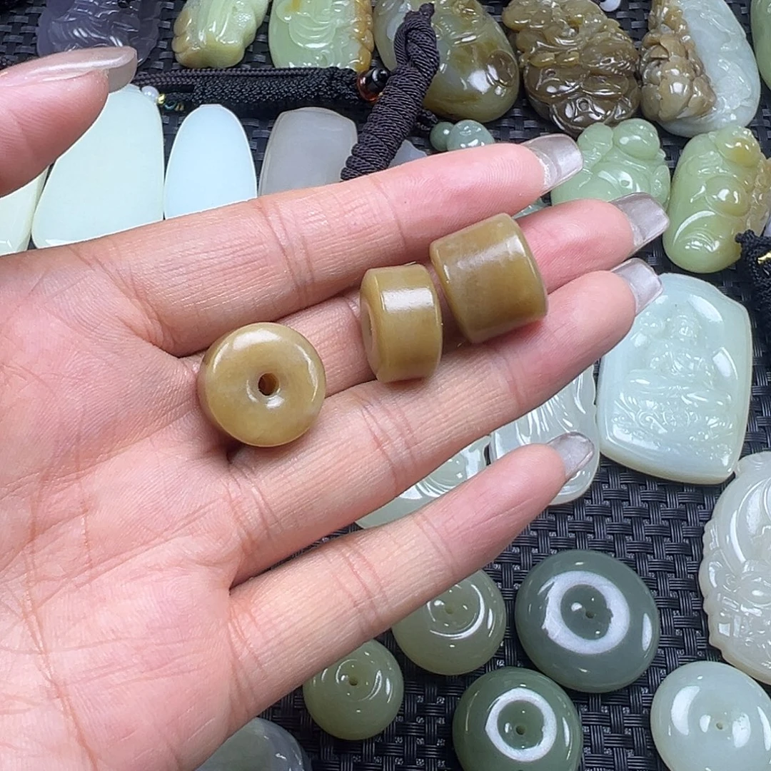 和田玉未镶嵌吊坠(不含链)清货漏，不退不换