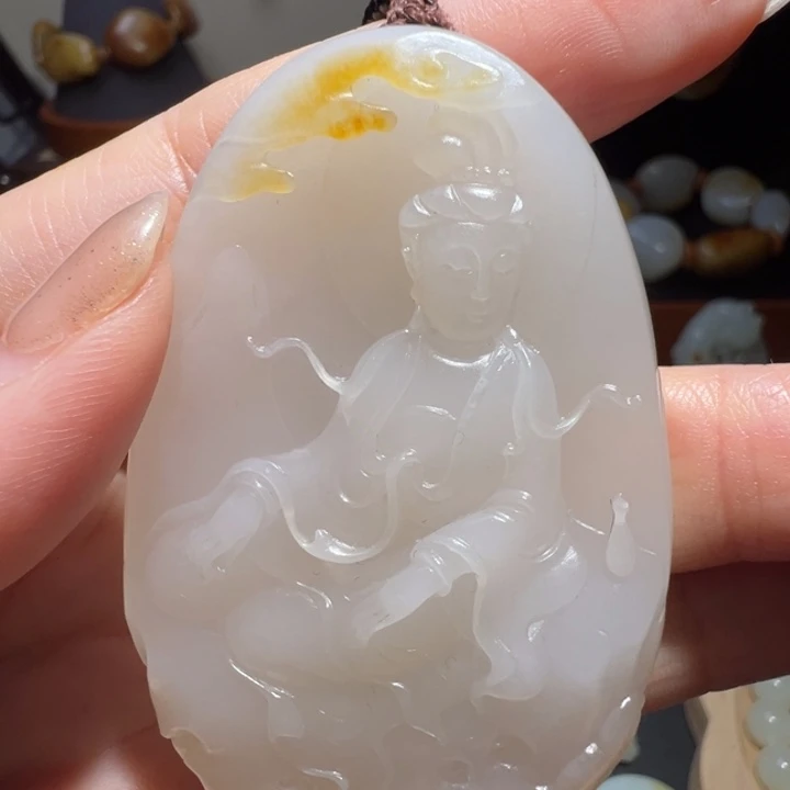 那***海和田玉未镶嵌颈饰