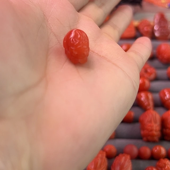 辻***ˆ南红玛瑙未镶嵌吊坠