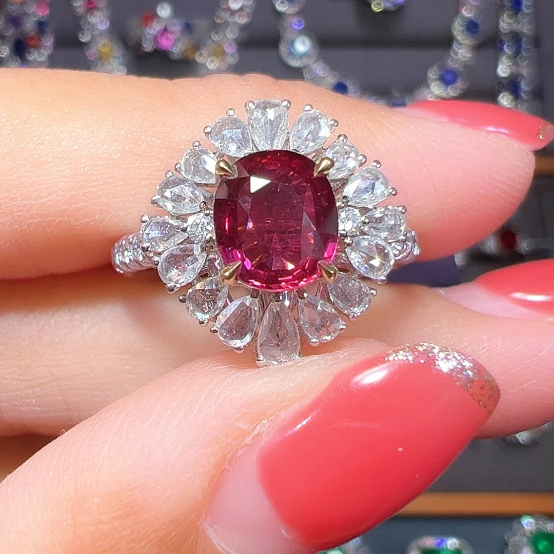 戒指18K金镶嵌红宝石1.3克拉aigs无烧鸽血红