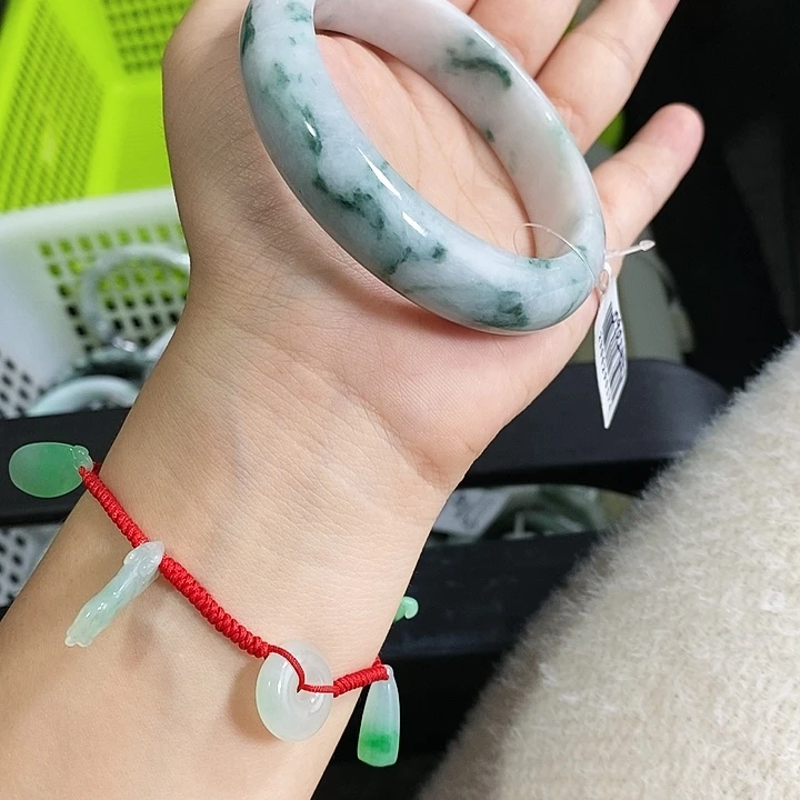 【闪购商品】未镶嵌手镯翡翠