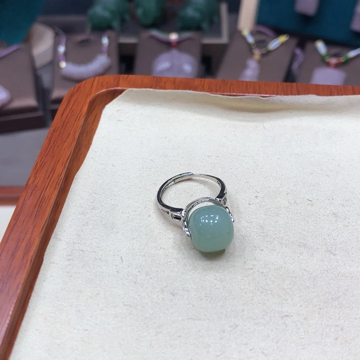 石英质玉颈饰未镶嵌