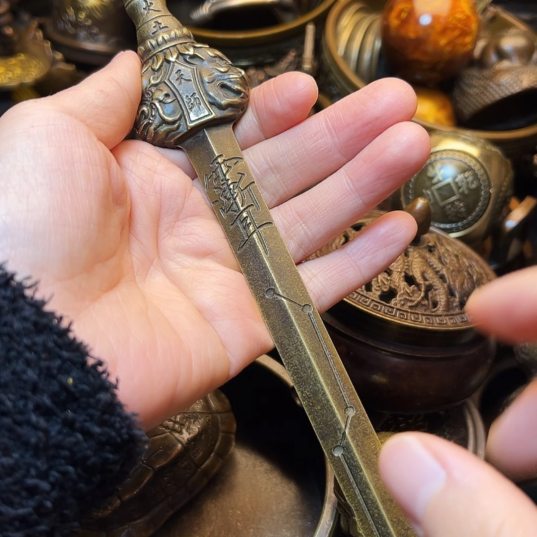 精美铜器工艺品等