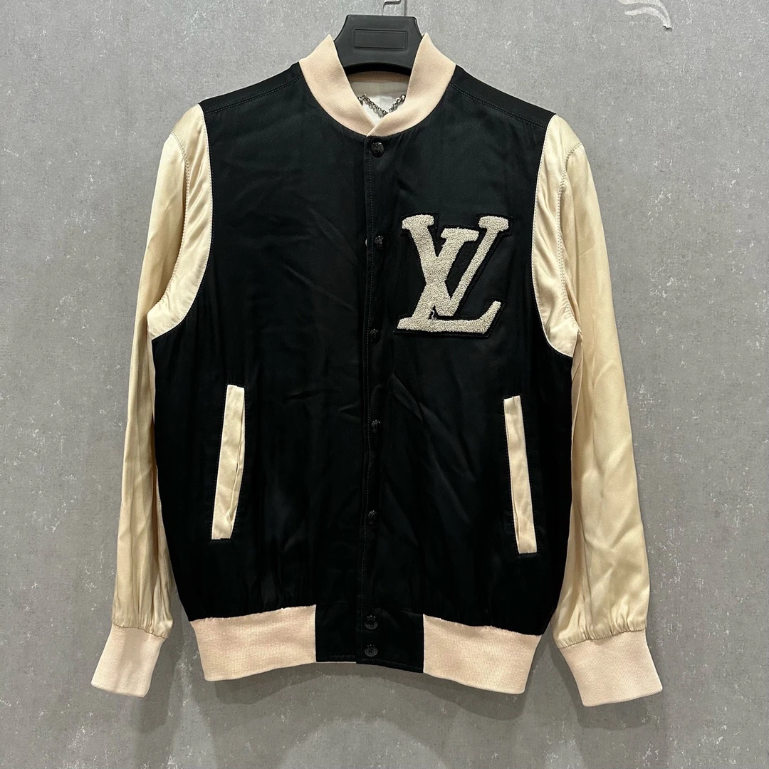 99新 LouisVuitton/路易威登 路易威登 刺绣logo外套 48码 006158