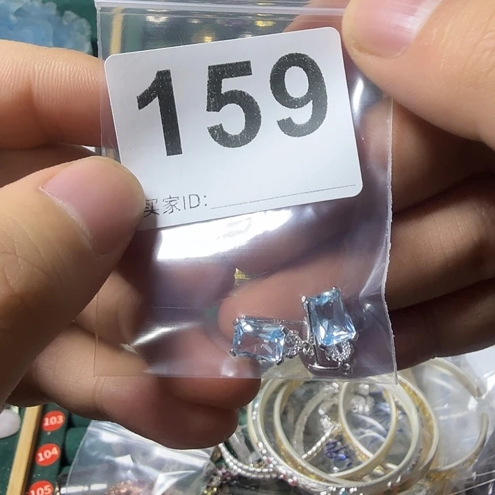 阿***°银S925镶嵌托帕石耳饰