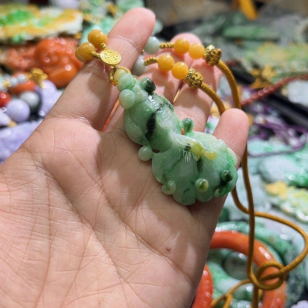 颈饰未镶嵌翡翠待编织