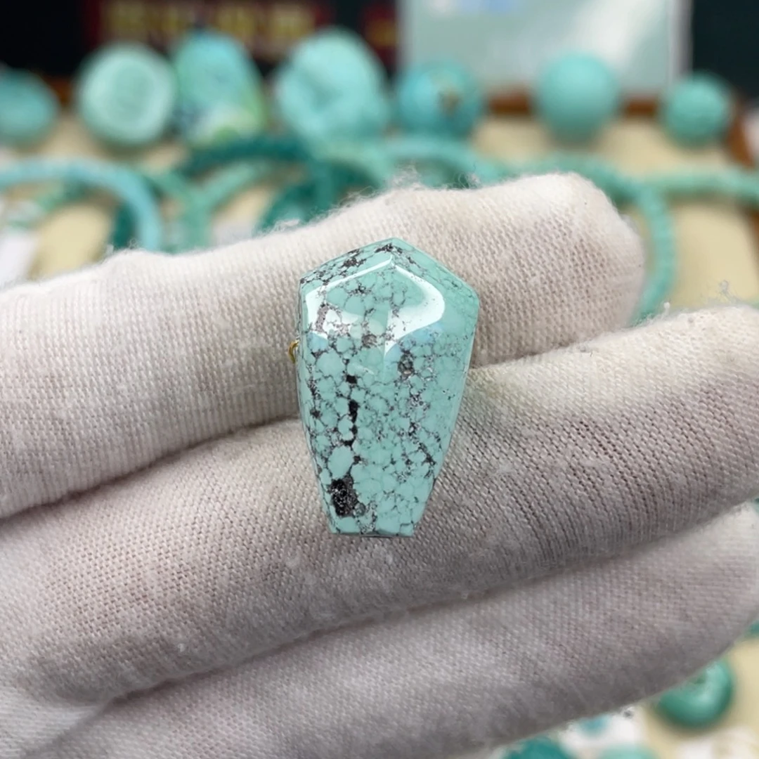 绿松石未镶嵌挂件