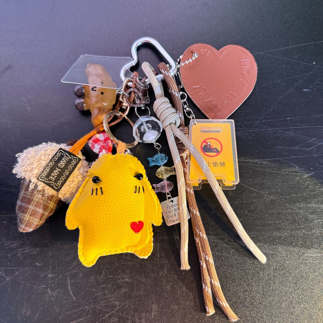 可爱英文字母钥匙扣幸运字母汽车钥匙链包挂饰