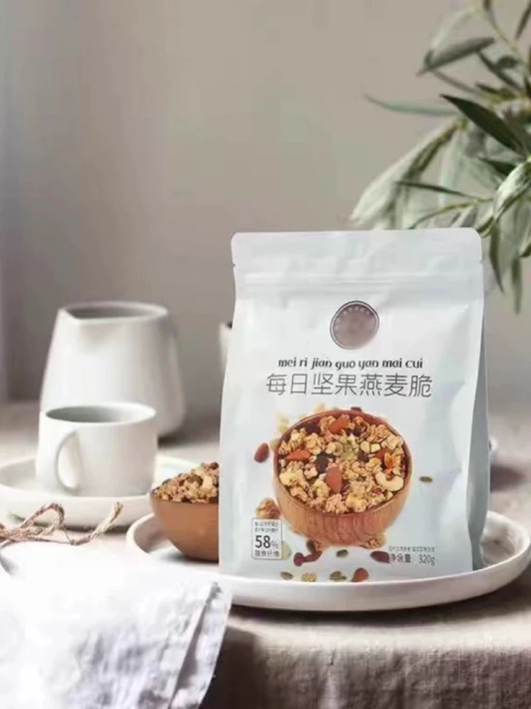 许昌超市好物 燕麦脆坚果草莓酸奶燕麦片
