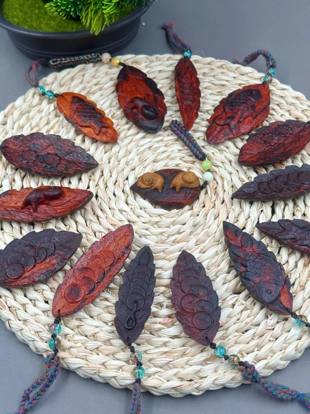 小叶紫檀钥匙挂件毛衣链车挂手雕红木直播间选购私自下单随机发货