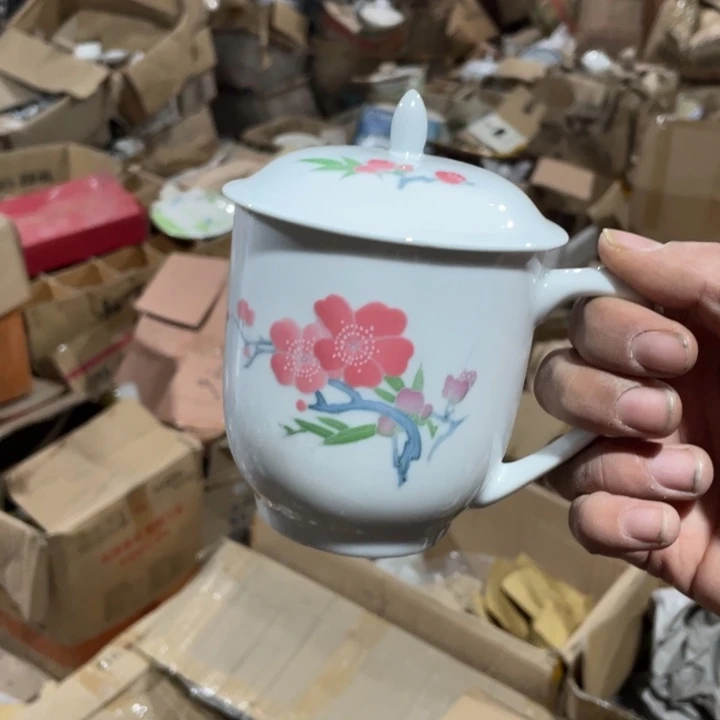 摆件陶瓷盘子碗砂锅都有