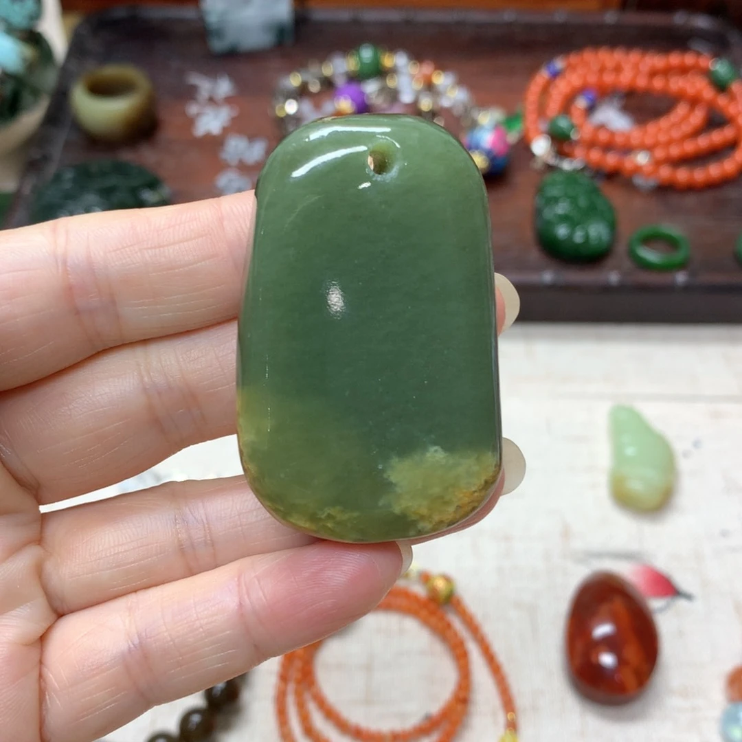 岫岩河磨玉（透闪石质玉）未镶嵌颈饰