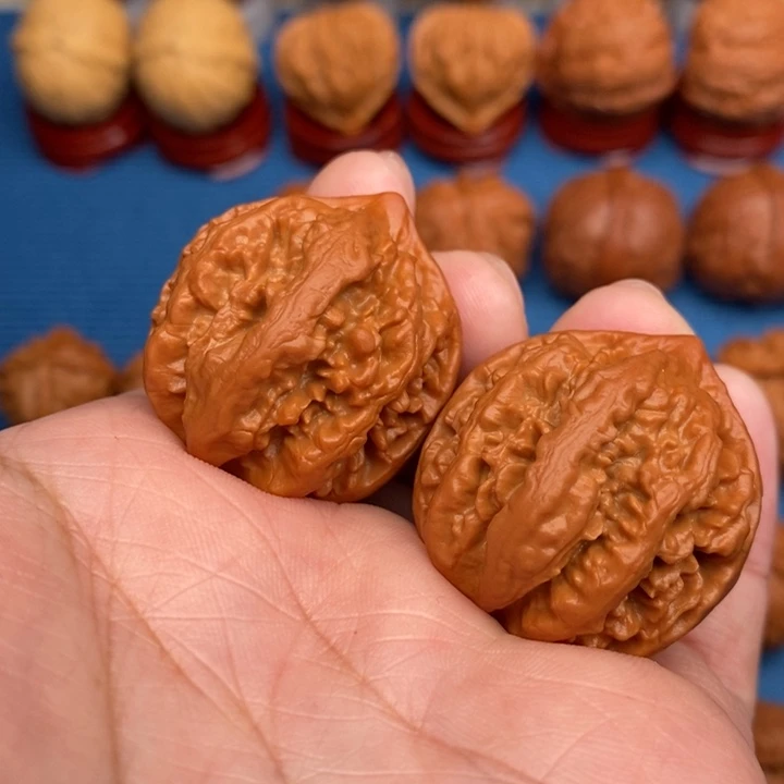 把件文玩核桃九龙筋