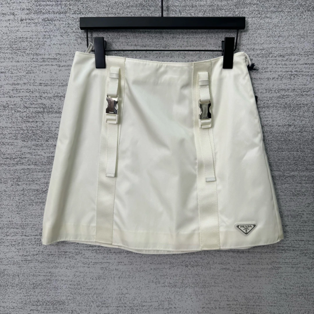 未使用 Prada/普拉达 A100986/降落伞布三角标白色短裙/40码