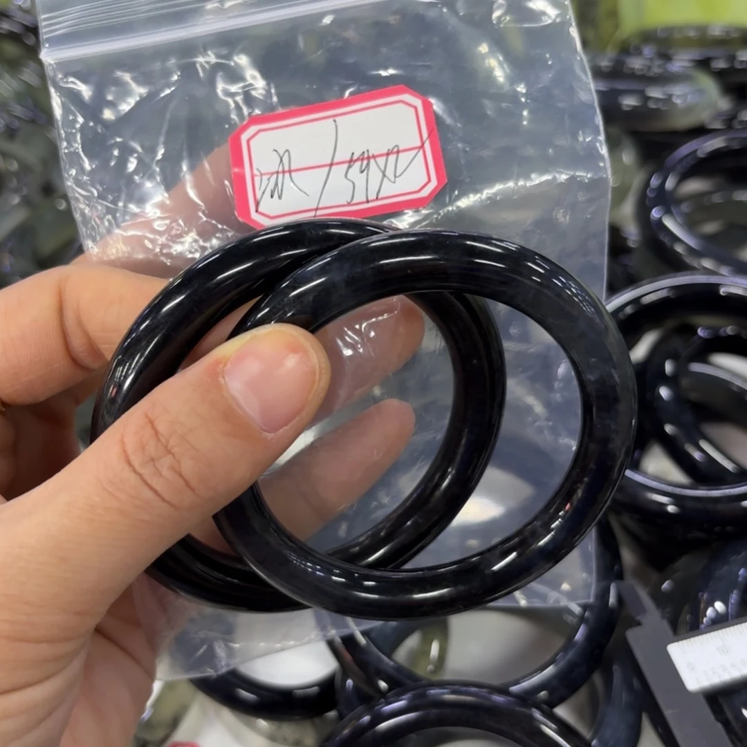 蛇纹石玉未镶嵌手镯冰**忆