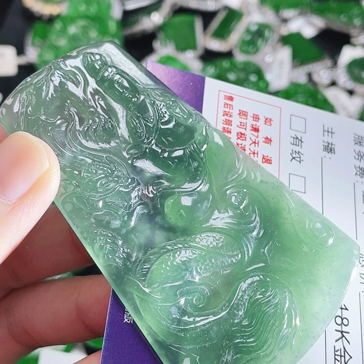 翡翠未镶嵌颈饰13