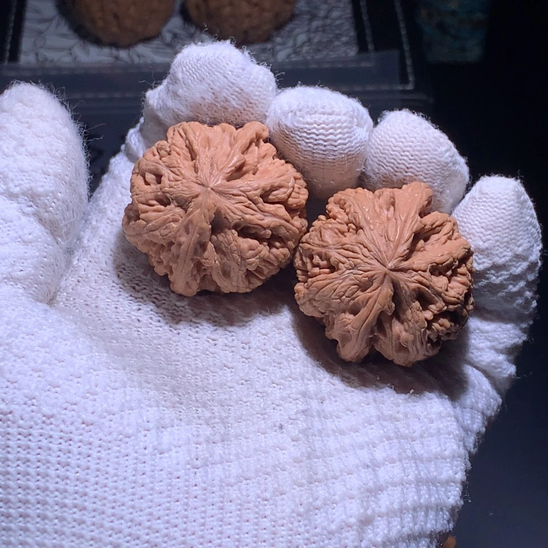 文玩核桃吊坠L13粗筋