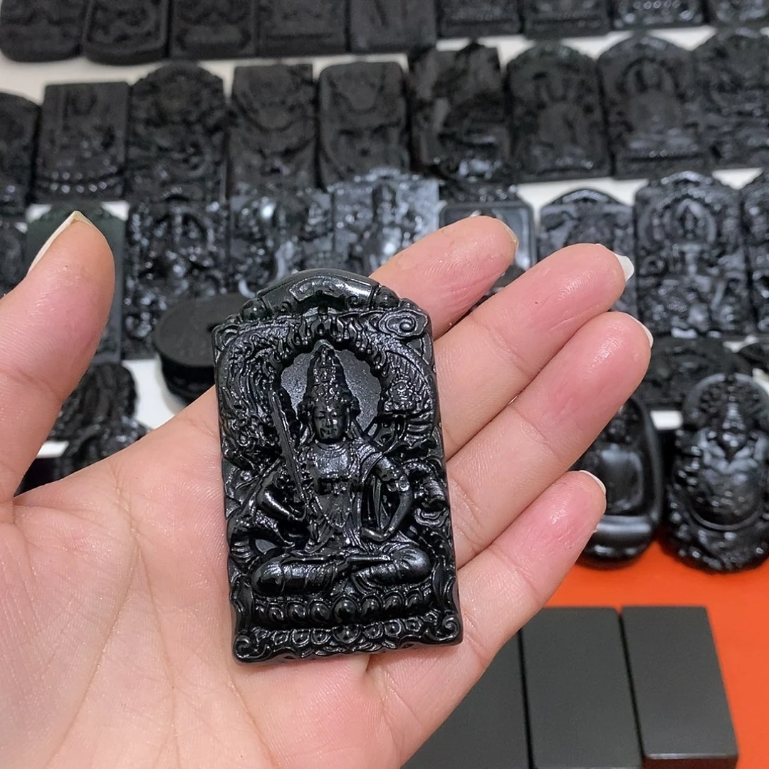 张***头蛇纹石玉未镶嵌颈饰