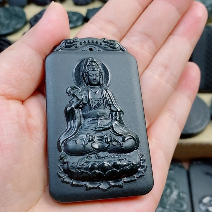 和田玉（青玉）未镶嵌颈饰双面雕刻