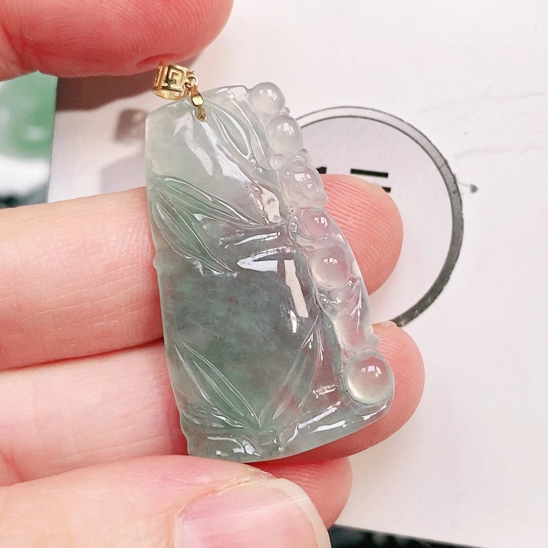 颈饰18K金镶嵌翡翠