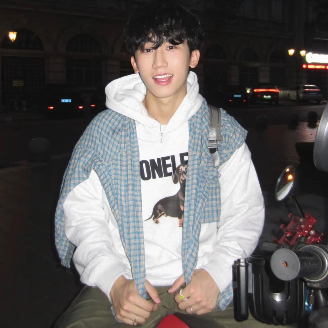 腊肠狗连帽卫衣来啦！！！！男女同款（微瑕）