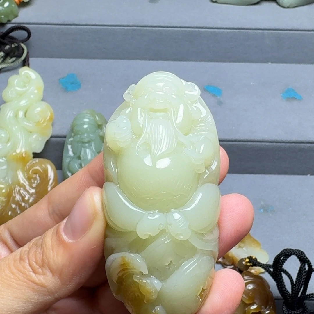 山***子和田玉未镶嵌颈饰