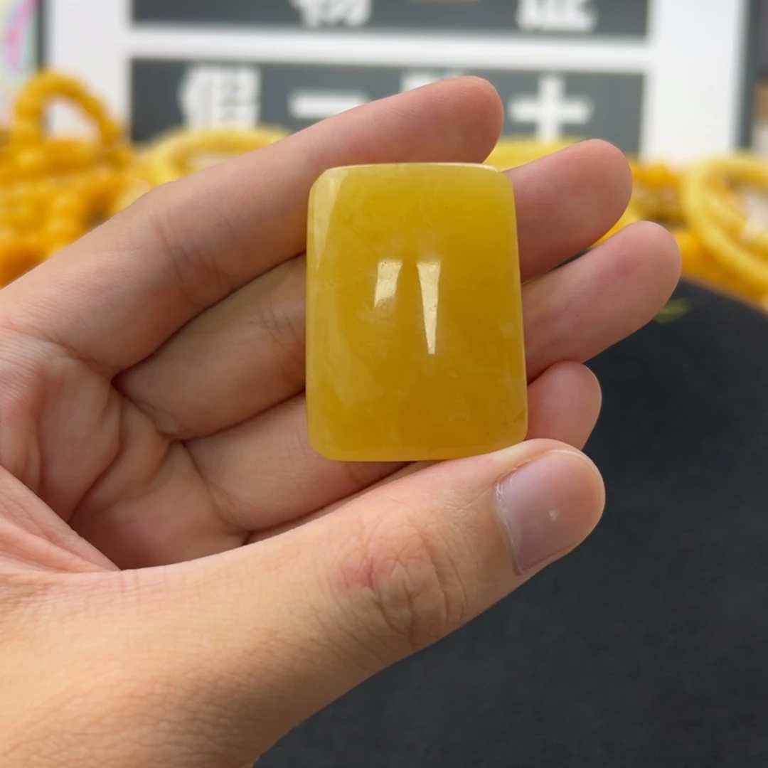 未镶嵌琥珀珠宝奇石