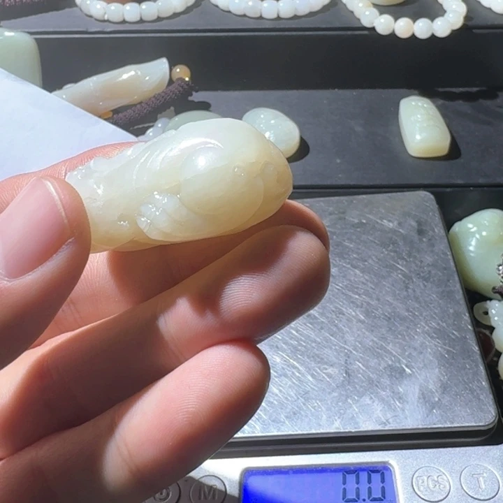 和田玉（糖玉）吊坠(不含链)未镶嵌