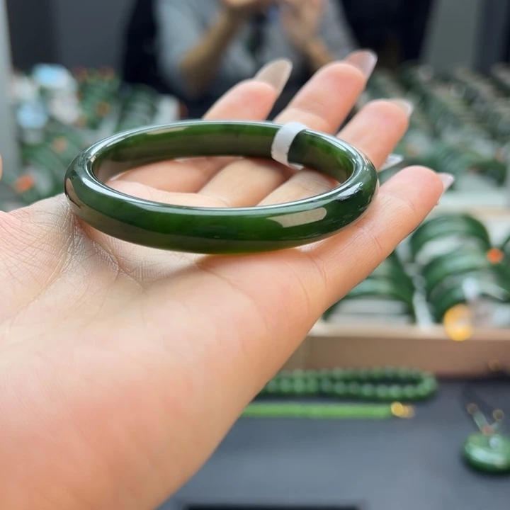 和田玉（糖玉）未镶嵌手镯