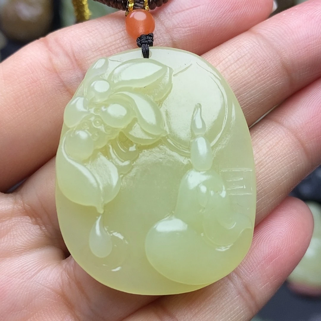 和田玉未镶嵌挂件