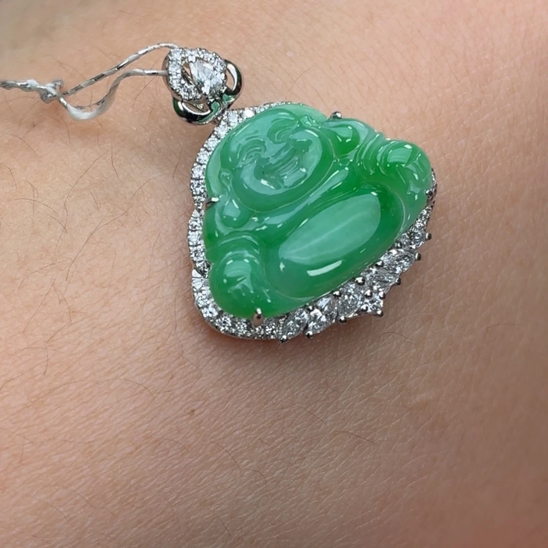 翡翠18K金镶嵌颈饰