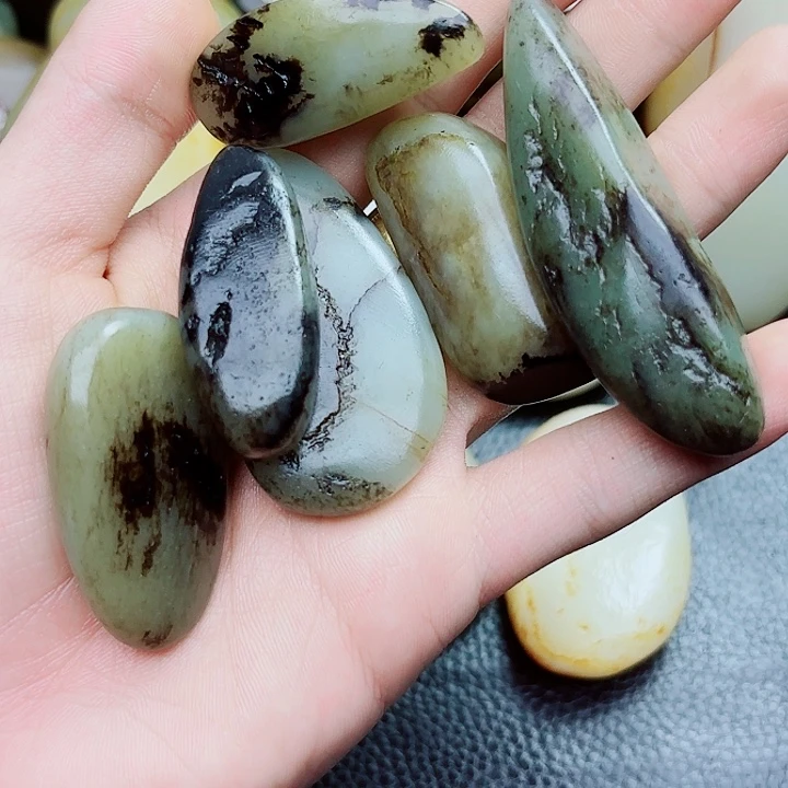 未镶嵌和田玉挂件