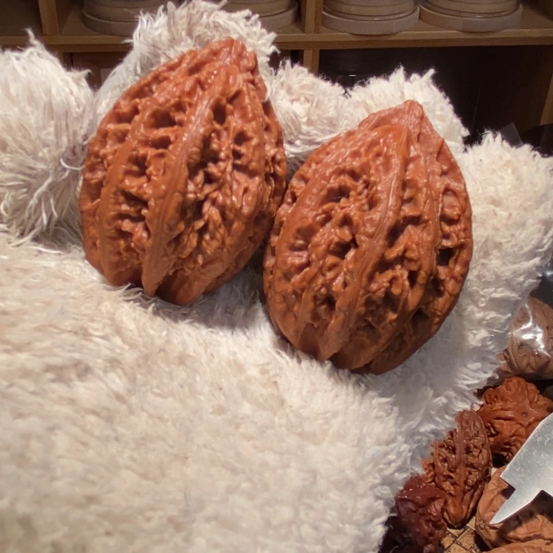 文玩核桃吊坠高壮八棱41.2克