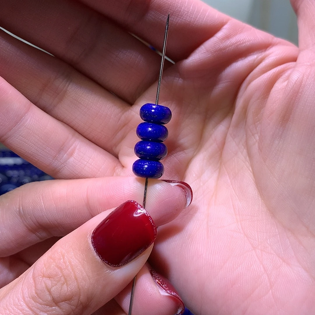 青金石未镶嵌天然原矿算盘珠8.5 m* 4.7 m