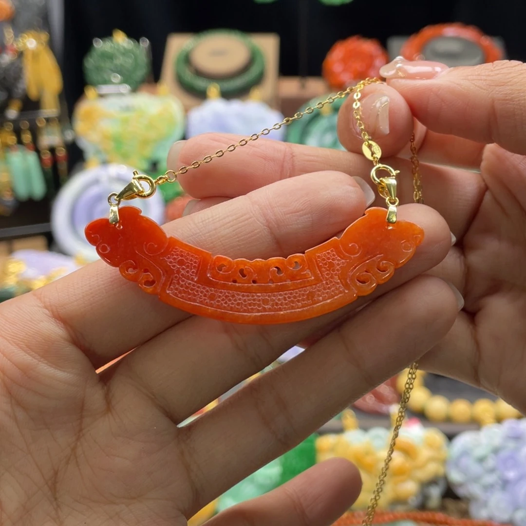 翡翠颈饰未镶嵌小*玮代编织