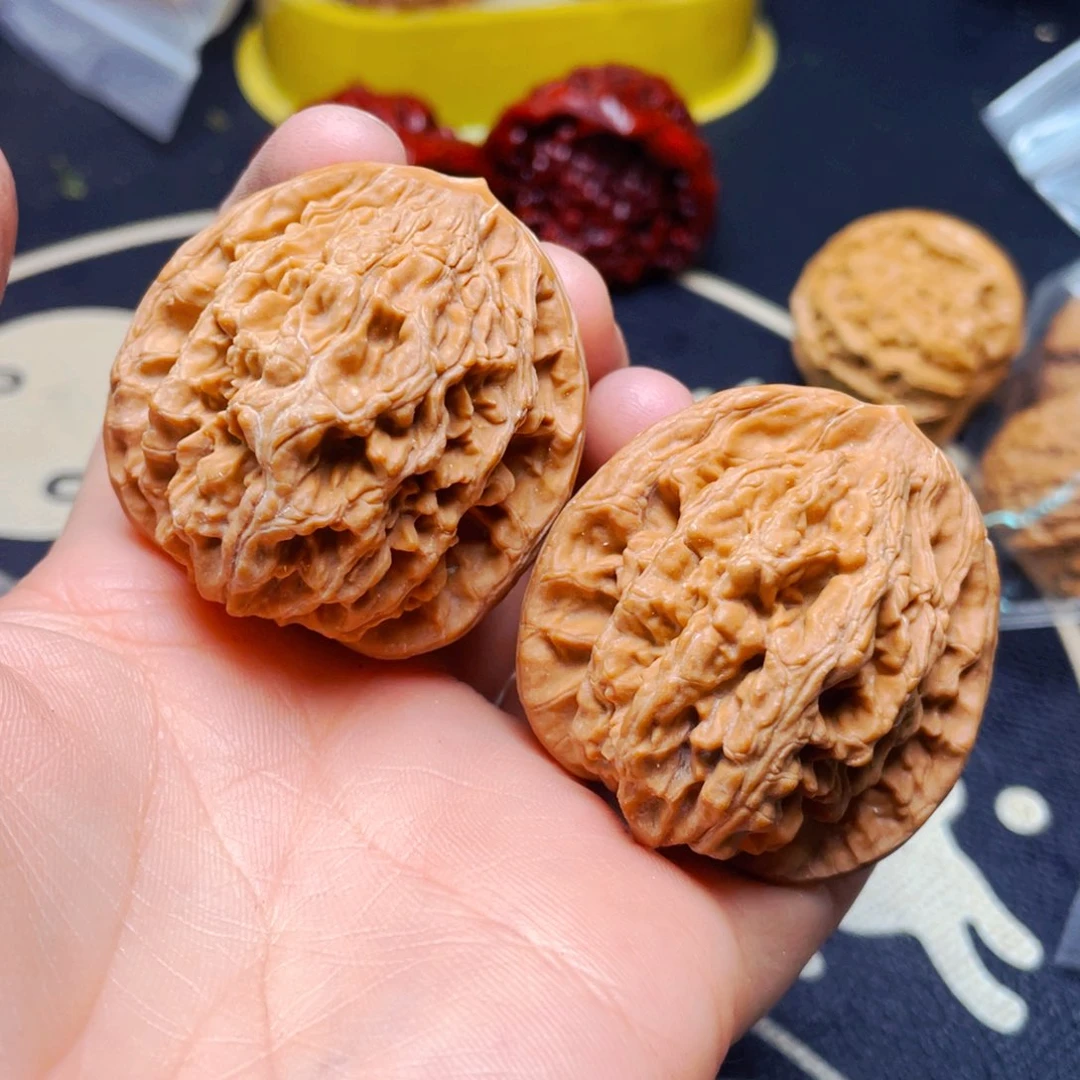 文玩核桃吊坠麦虎一对