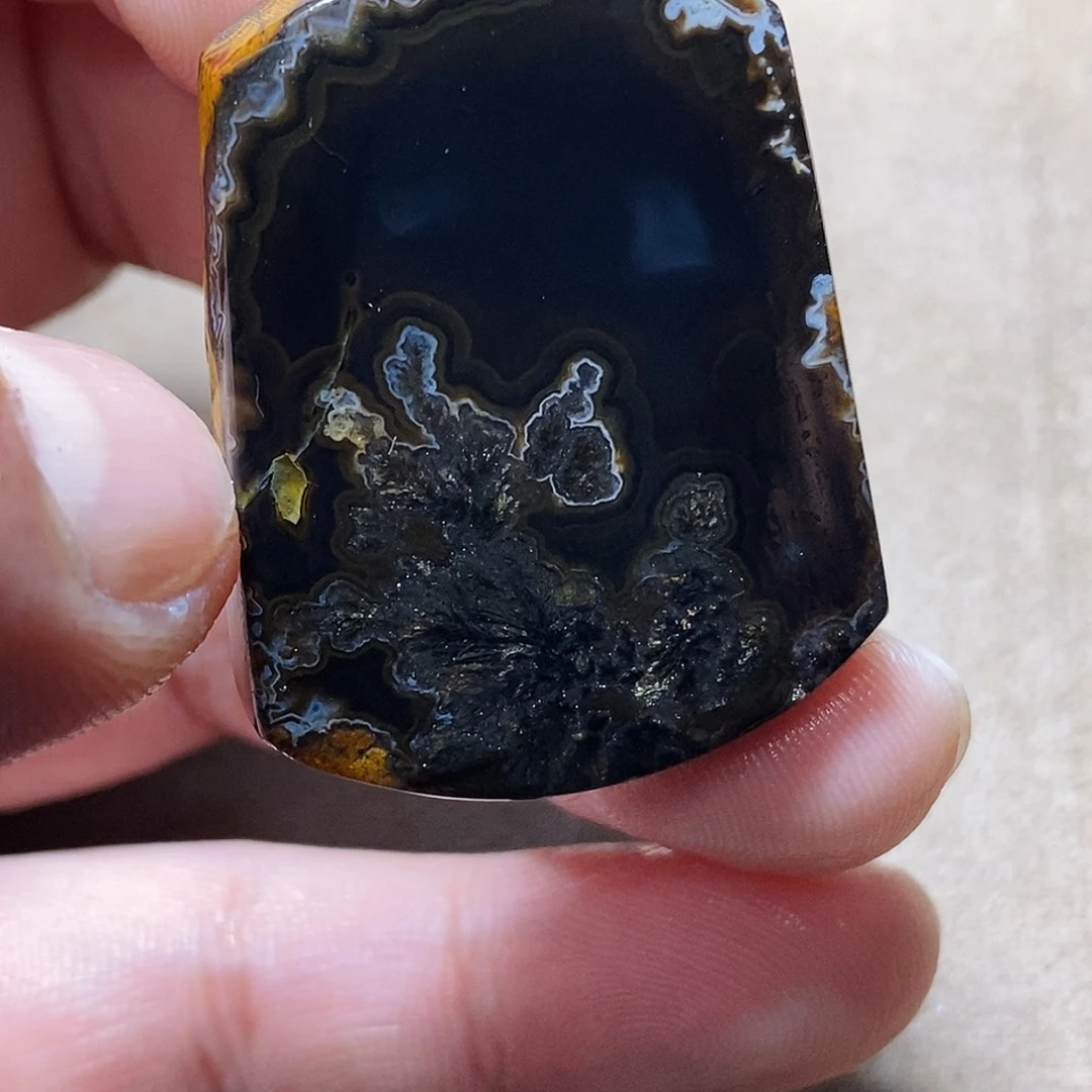 玛瑙/玉髓颈饰未镶嵌维*