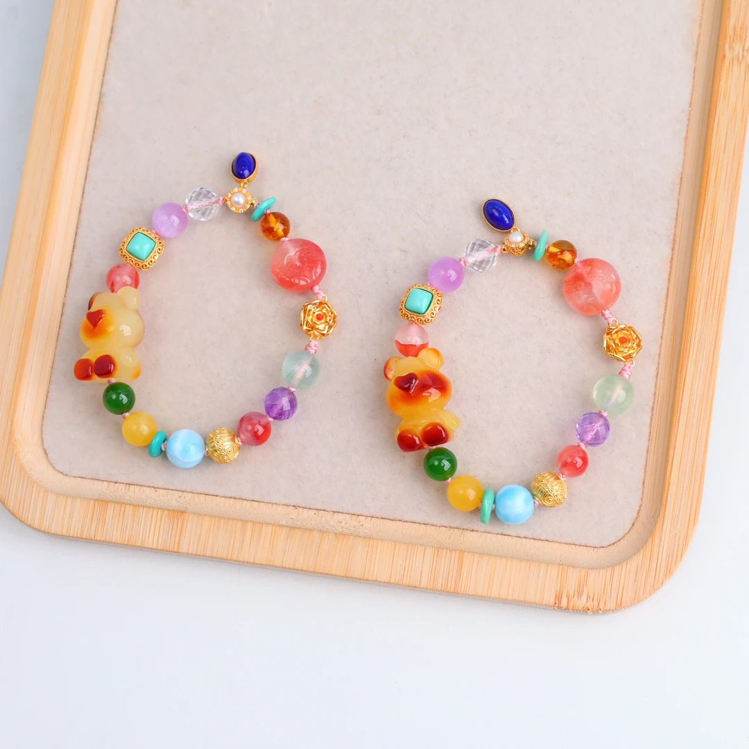 【琪琪珠宝】时尚蜜蜡小熊设计手串——多样性发货发其一