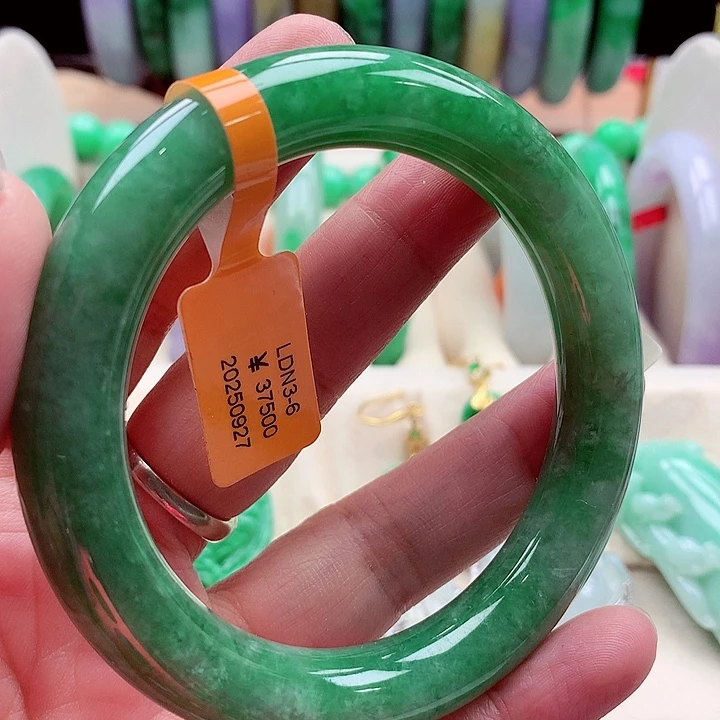 翡翠未镶嵌手镯翡翠