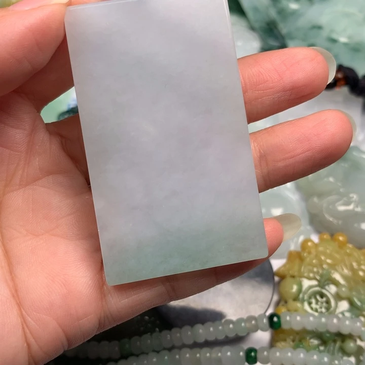 J***y翡翠未镶嵌颈饰翡翠